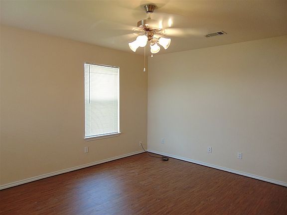 2nd image of 707A Claremont Cir