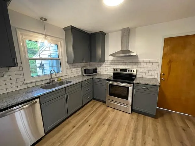 2032 Baird Rd — Photo 3