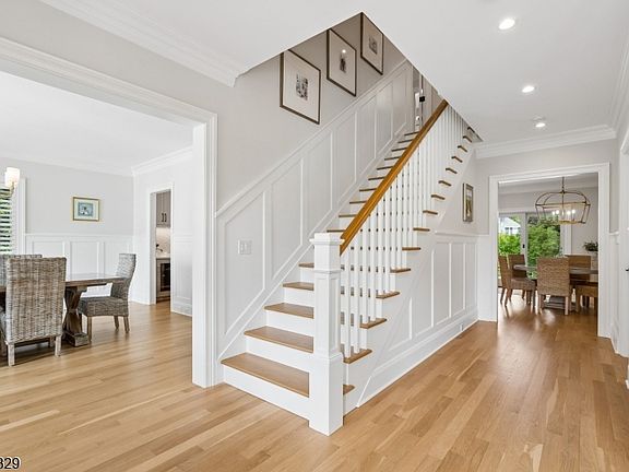4th image of 31 Noe Ave
