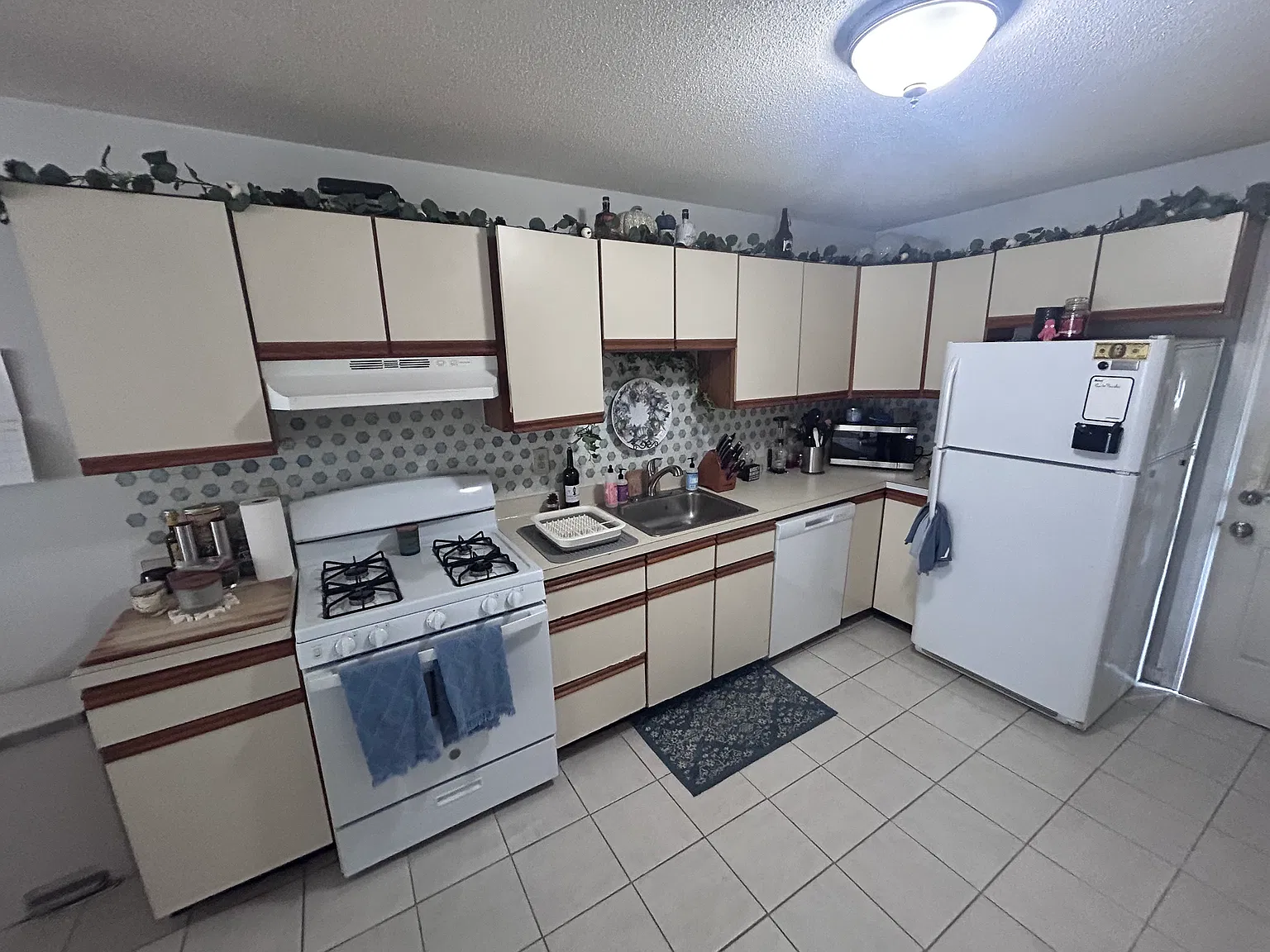 1 bed, 960 sqft, $1,600 — Photo 3