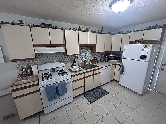 3rd image of 47 4th Ave #1