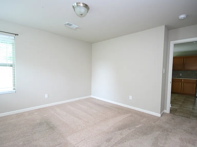225 Bermuda Lakes Dr — Photo 9
