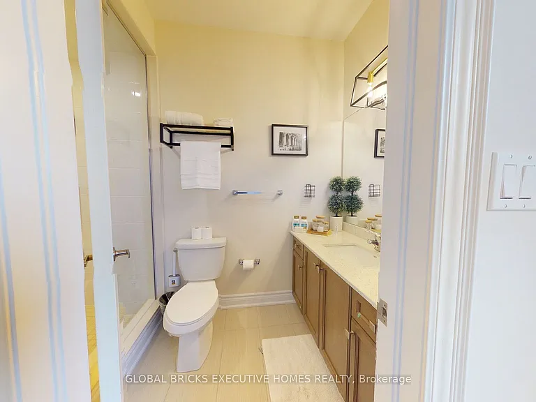 1124 Baltic Ln — Photo 11