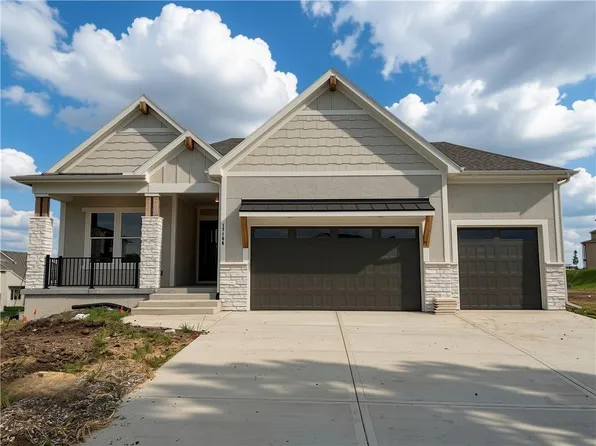 17186 S Laurelwood St, Olathe, KS 66062