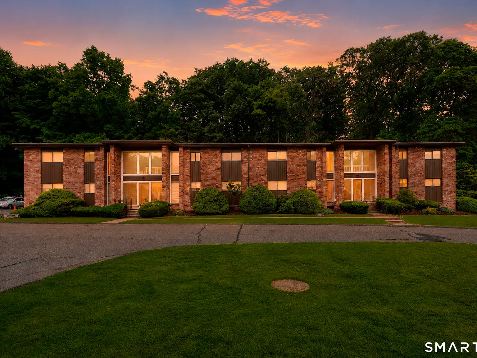 2 bed, 1.5 bath, 1000 sqft, $2,500 — Photo 2