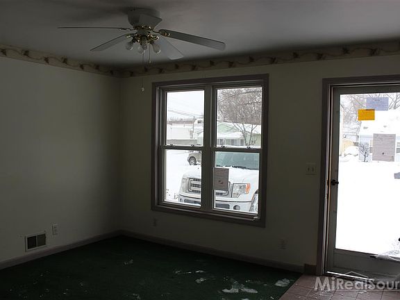 2nd image of 22427 Columbus Ave