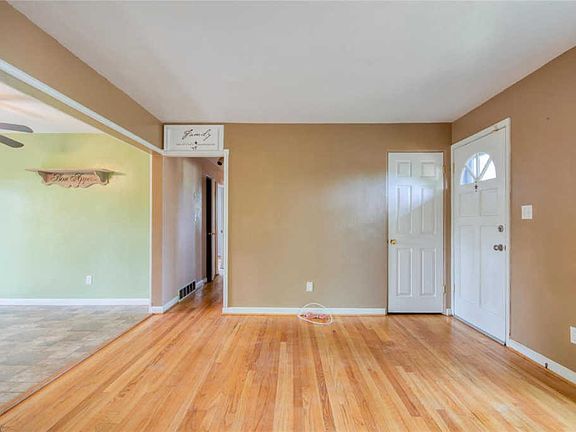 4th image of 2634 Terri Lee Ct