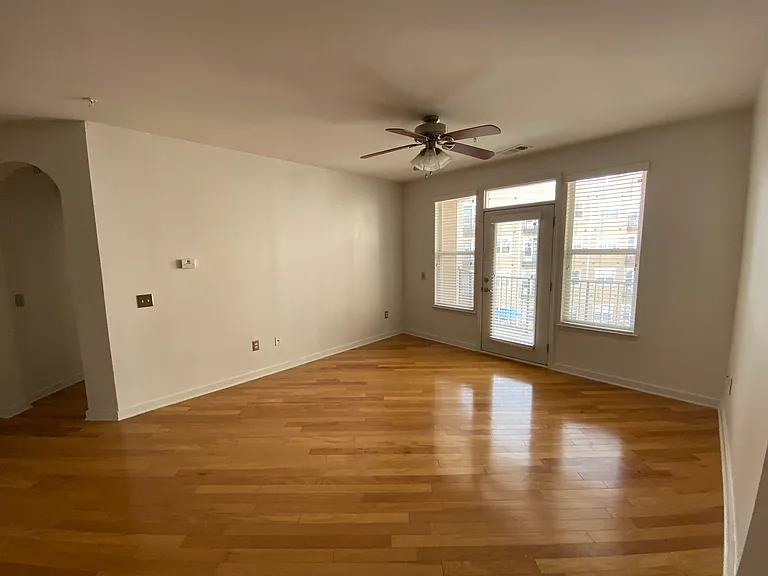 3000 Vanderbilt Pl #320 — Photo 19