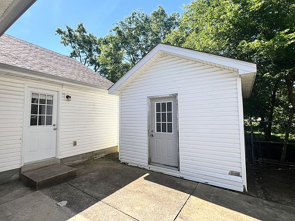 4th image of 4026 Margo Cir