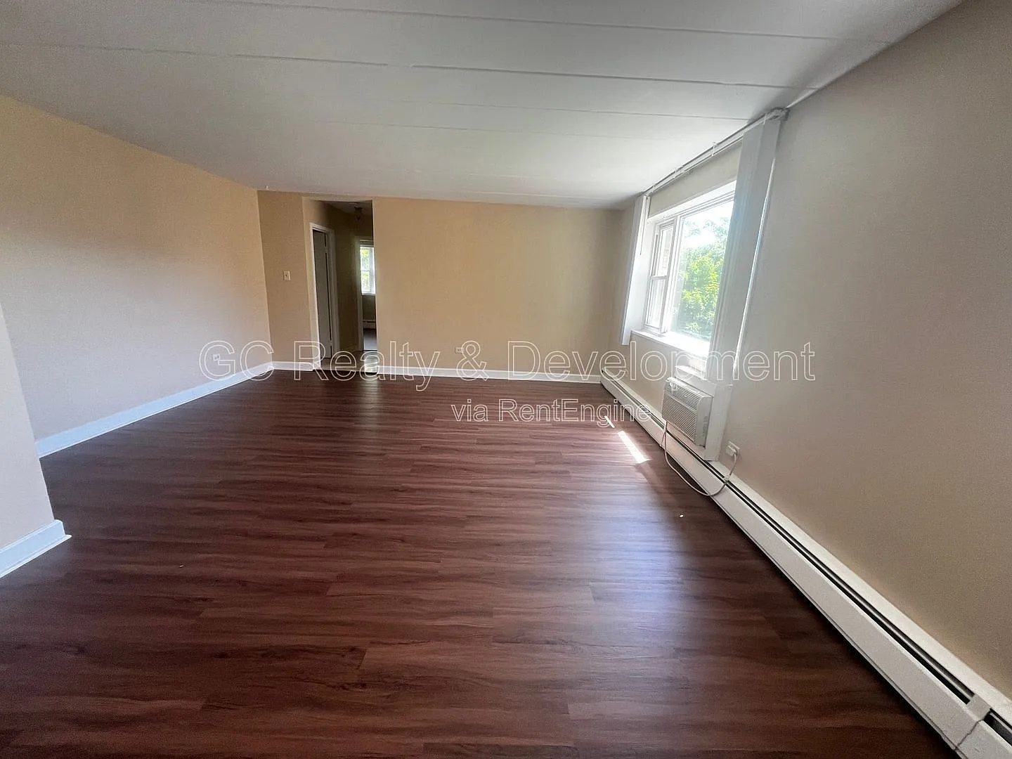 2 bed, 1.0 bath, 800 sqft, $1,650 — Photo 2
