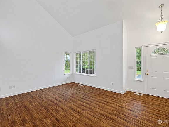 5th image of 1932 163rd Street NW