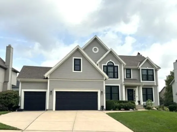 14105 Bradshaw St, Overland Park, KS 66221