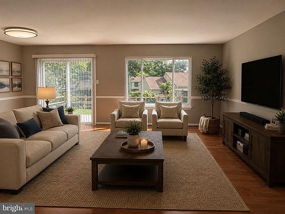 3rd image of 12 Glazebrook Ct