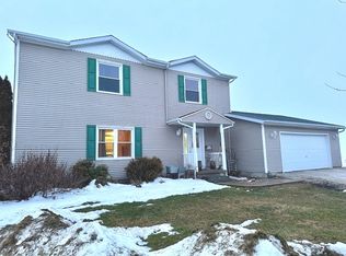 273 N 45th Rd, Mendota, IL 61342