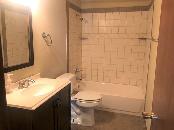 5th image of 451 E 147th St S