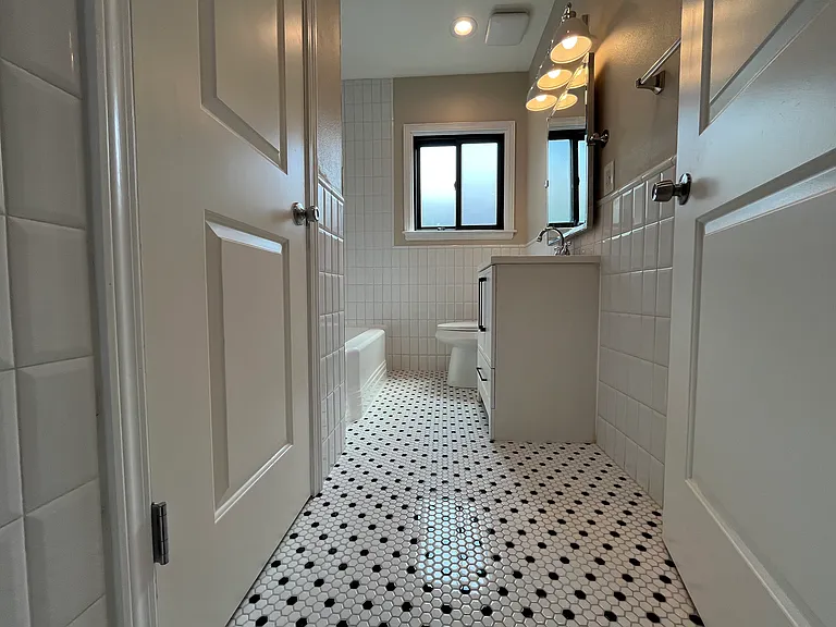 4412 Bellvue Ave — Photo 14
