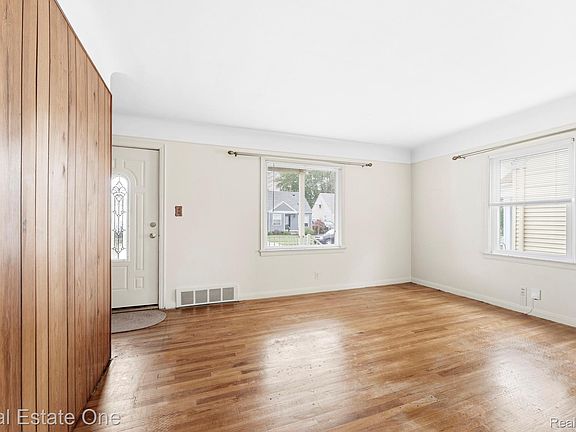 3rd image of 1078 10th St