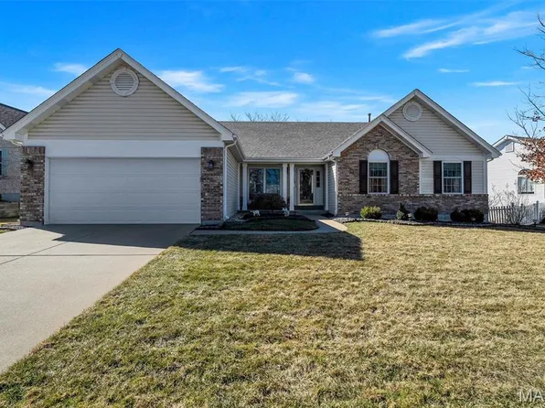 2088 Avalon Ridge Cir, Fenton, MO 63026