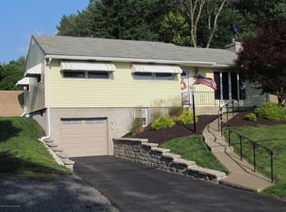 214 Grayson Dr #L-6, Clarks Green, PA 18411