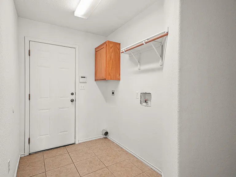 725 Cimarron Sq — Photo 28
