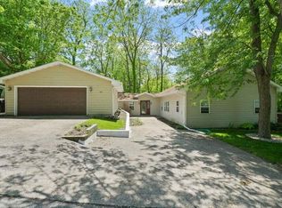 509 Sunset Rd, Twin Lakes, WI 53181