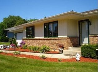 7444 Russett Wood Trl, Cherry Valley, IL 61016