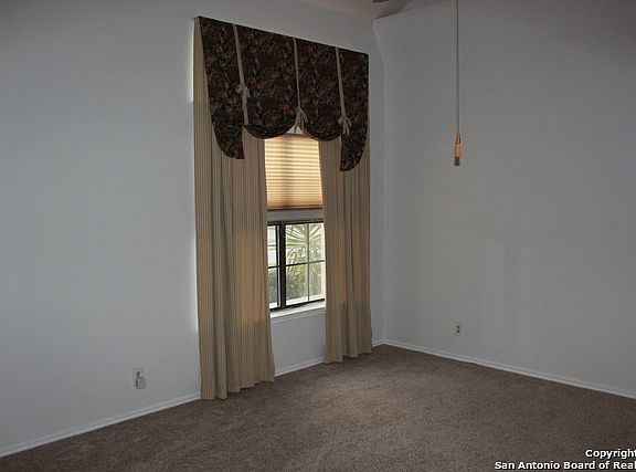 4th image of 8142 Seldon Trl