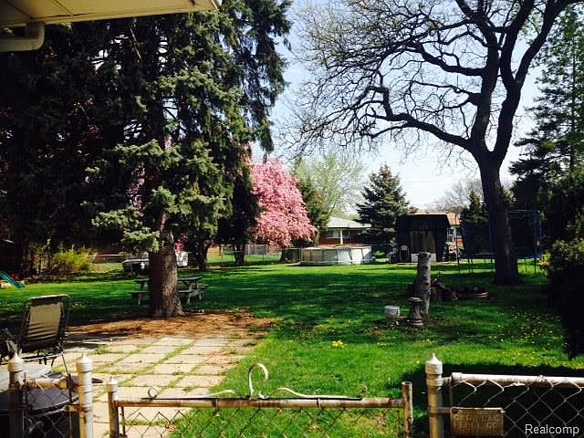 2nd image of 29432 Geraldine Dr