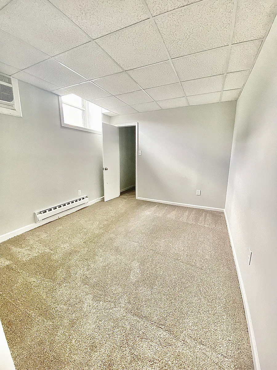 Building Photo - 353 Broad St #10
