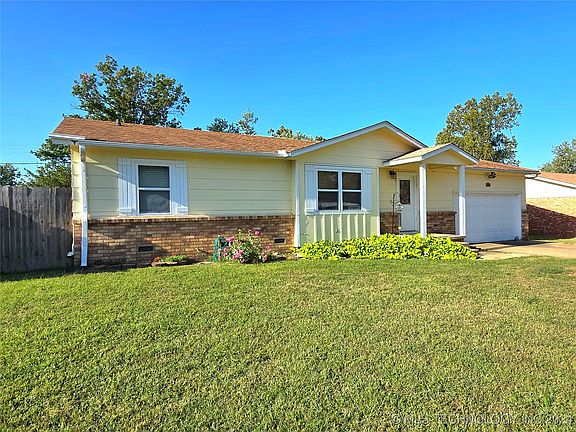 4th image of 156 Granada Dr