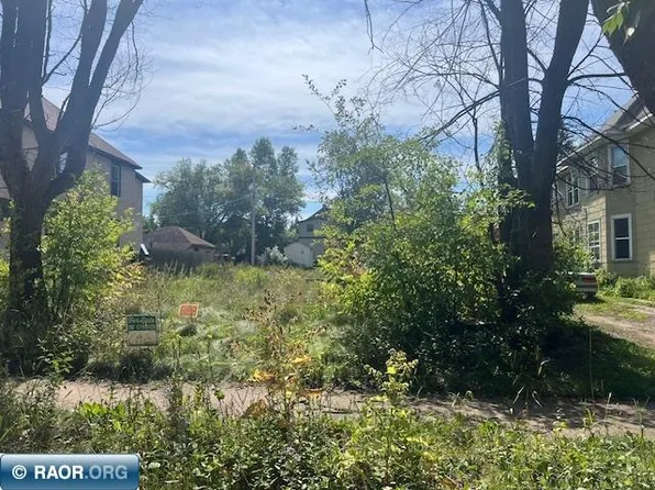 106 S 6th Ave, Virginia, MN 55792