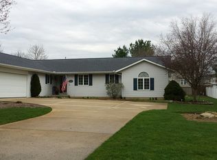 705 S Mahomet Rd, Mahomet, IL 61853