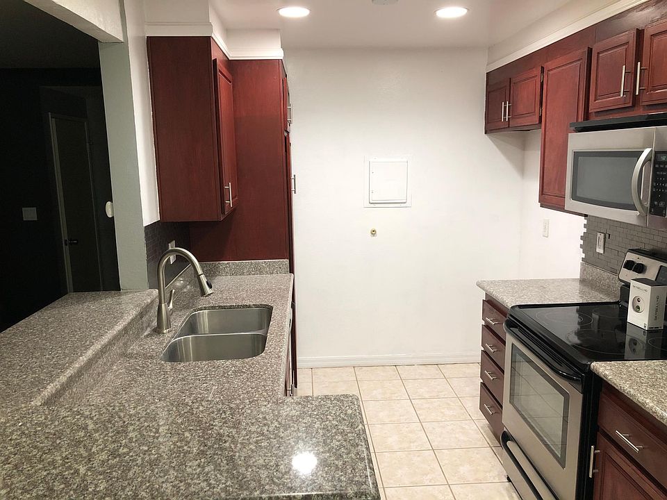 1st image of 8000 Woodland Dr