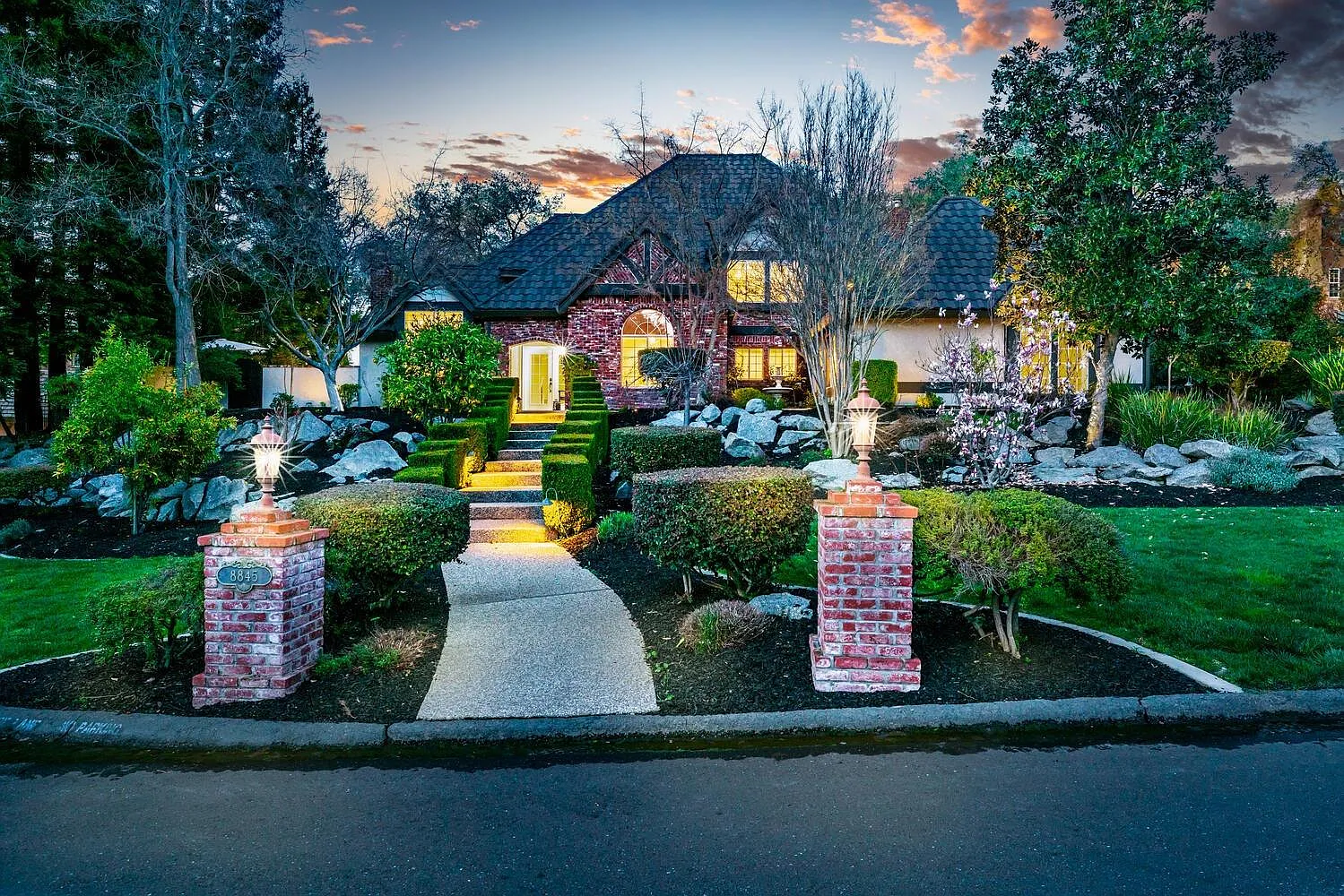 8845 Vista De Lago Ct photo 1
