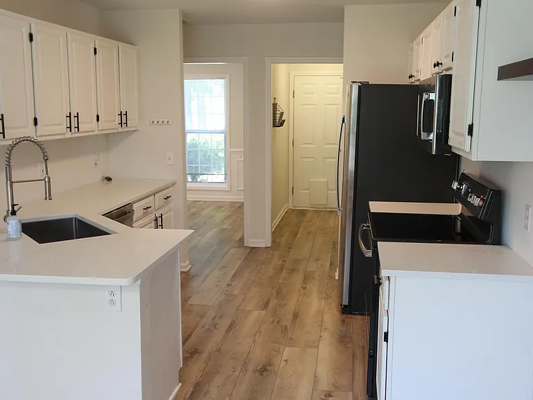 744 Ginglis Way — Photo 7