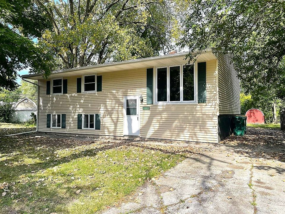 1st image of 3104 W 79th Ct