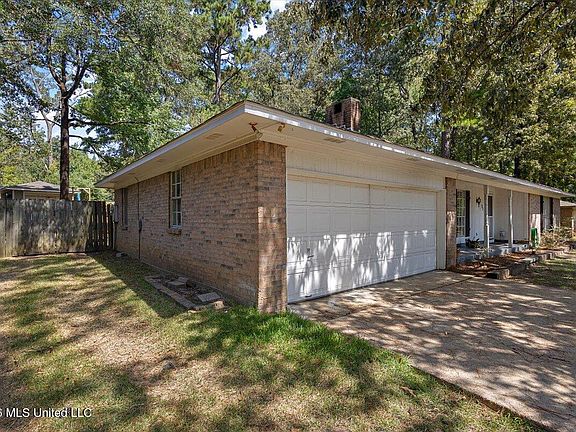 3rd image of 92 Wild Grove Pl