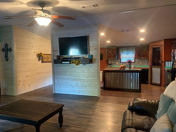 2nd image of 111 Lago Ln