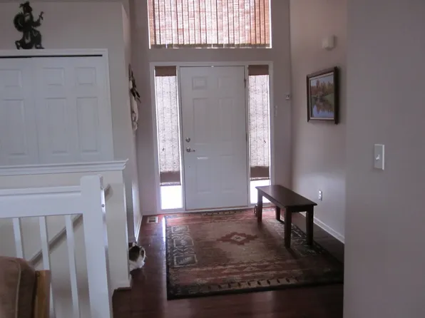 28028 Tremonte Dr #1, New Hudson, MI 48165