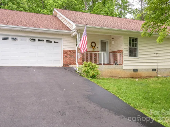 174 Allen Paul Dr, Hendersonville, NC 28791