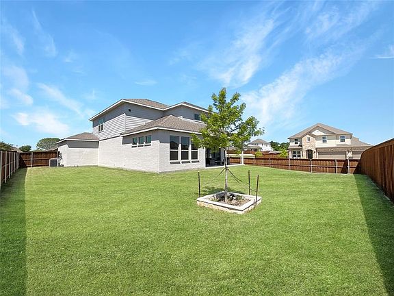 3rd image of 5910 Enclave Dr #5910