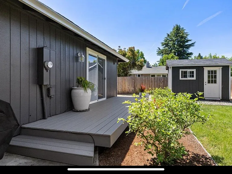 746 Hemlock Ct — Photo 25