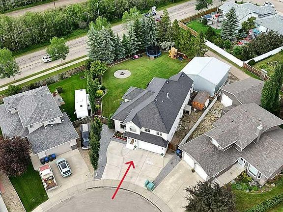 2nd image of 13 SW Fern Cres