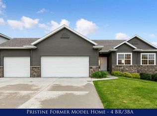 1066 Oak Park Trl, Marion, IA 52302