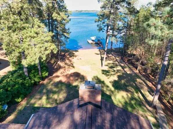 321 Cedar Ln, Hartwell, GA 30643