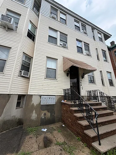 103-105 Devon St #1R Photo 1