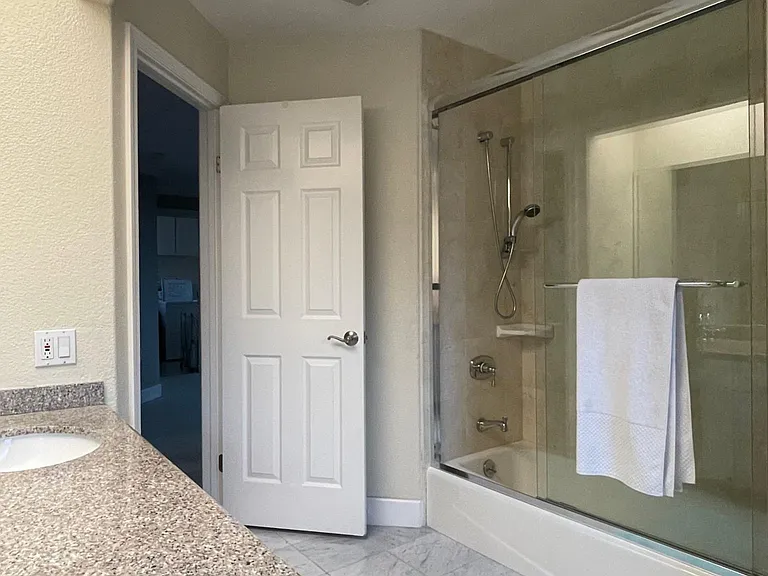 1220 Balboa Ave — Photo 18