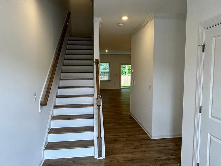 8815 Malmesbury Ln — Photo 6