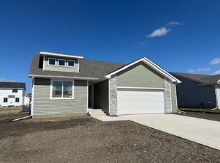 1400 Cedar St, Waukee, IA 50263