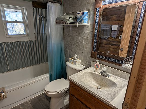 5th image of 121 E Crawford St #2